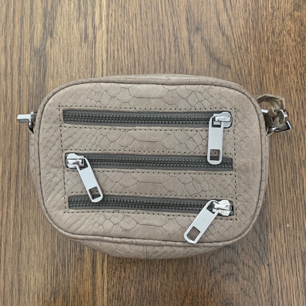 Rebecca Minkoff Cross Body Bag - Picture 2 of 5